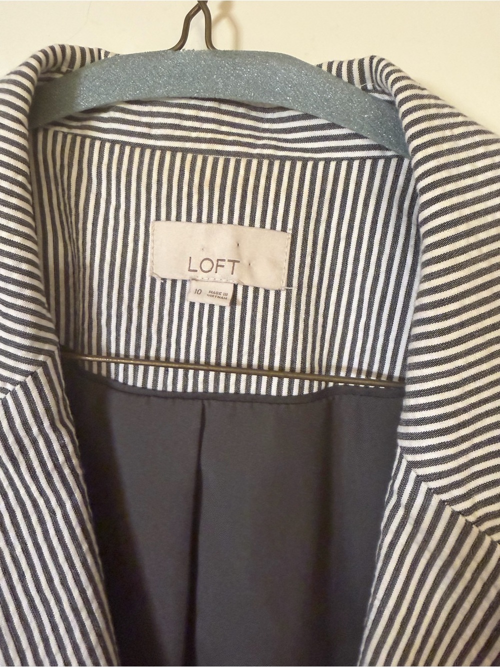 LOFT Black & White Pinstripe Women's Blazer - Picture 3 of 6